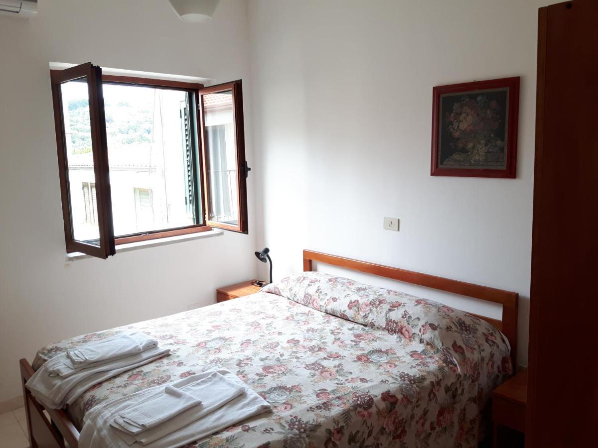 Hotel Parigino à Palinuro Extérieur photo