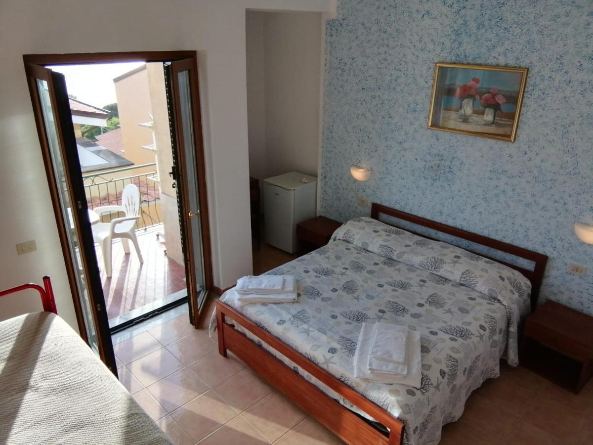 Hotel Parigino à Palinuro Extérieur photo