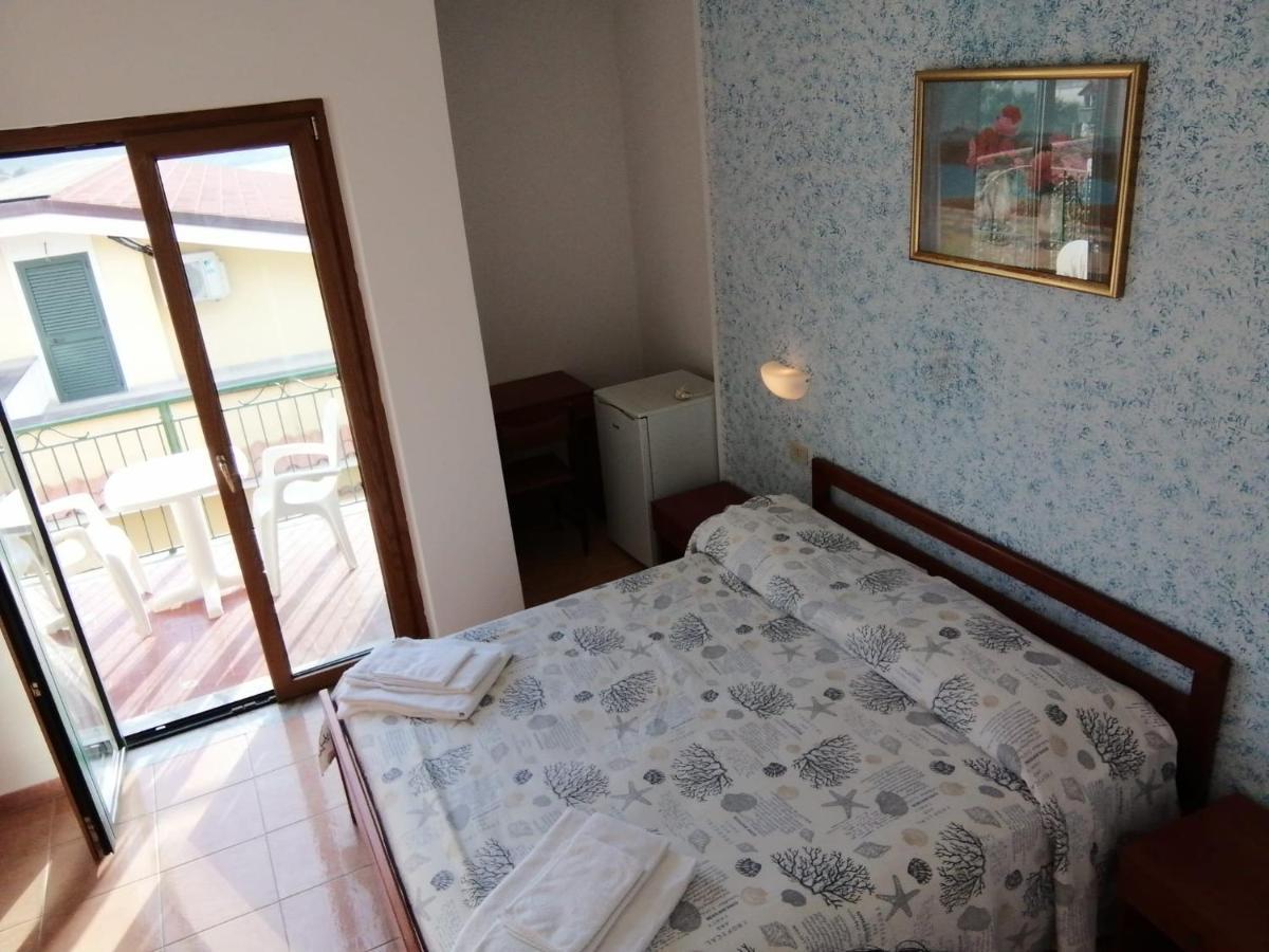 Hotel Parigino à Palinuro Extérieur photo