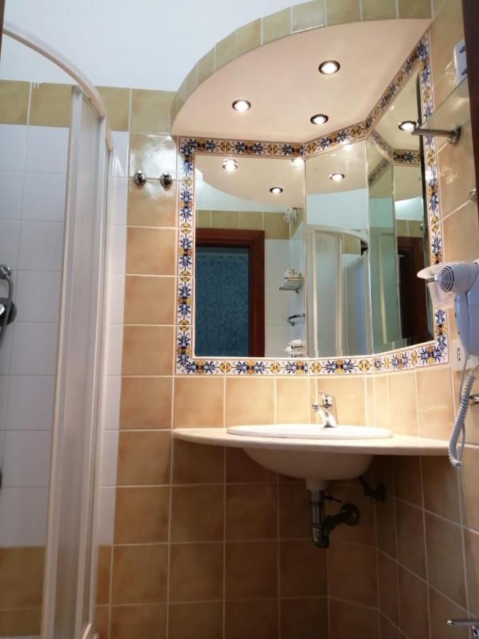 Hotel Parigino à Palinuro Extérieur photo